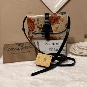 Patricia Nash Beige Floral Crossbody with Black Trim